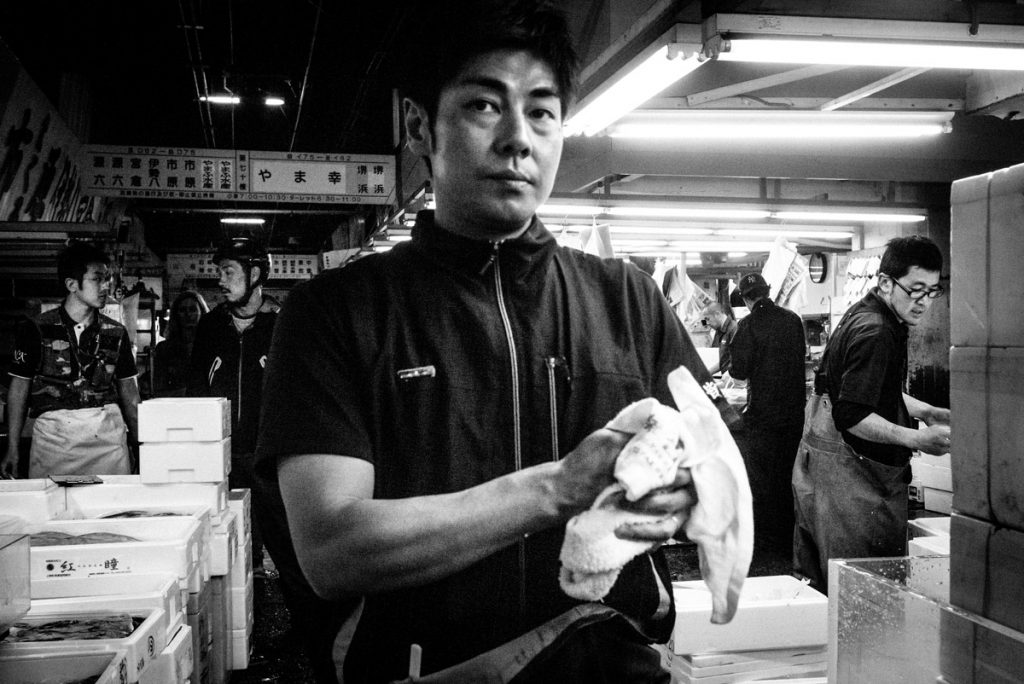 Black and white photograph from the book â€œTokyo Tsukijiâ€ by Nicola Tanzini.