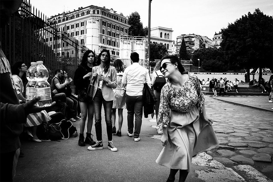 Tourists_3 Travel photography by Nicola Tanzini, Street Diaries, Rome.